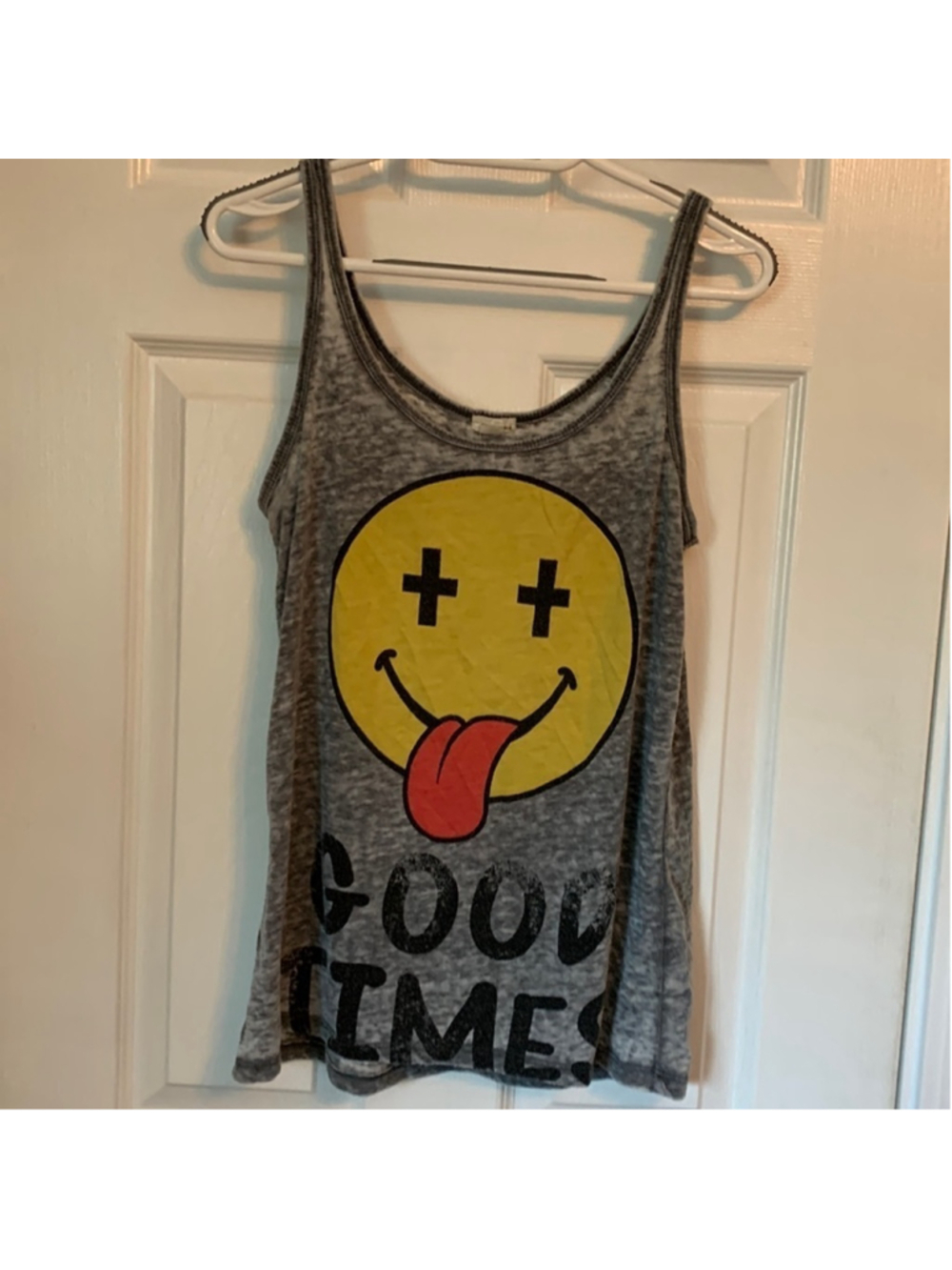 🔒 5 items for $10 - Grey happy face tank top small “good times”